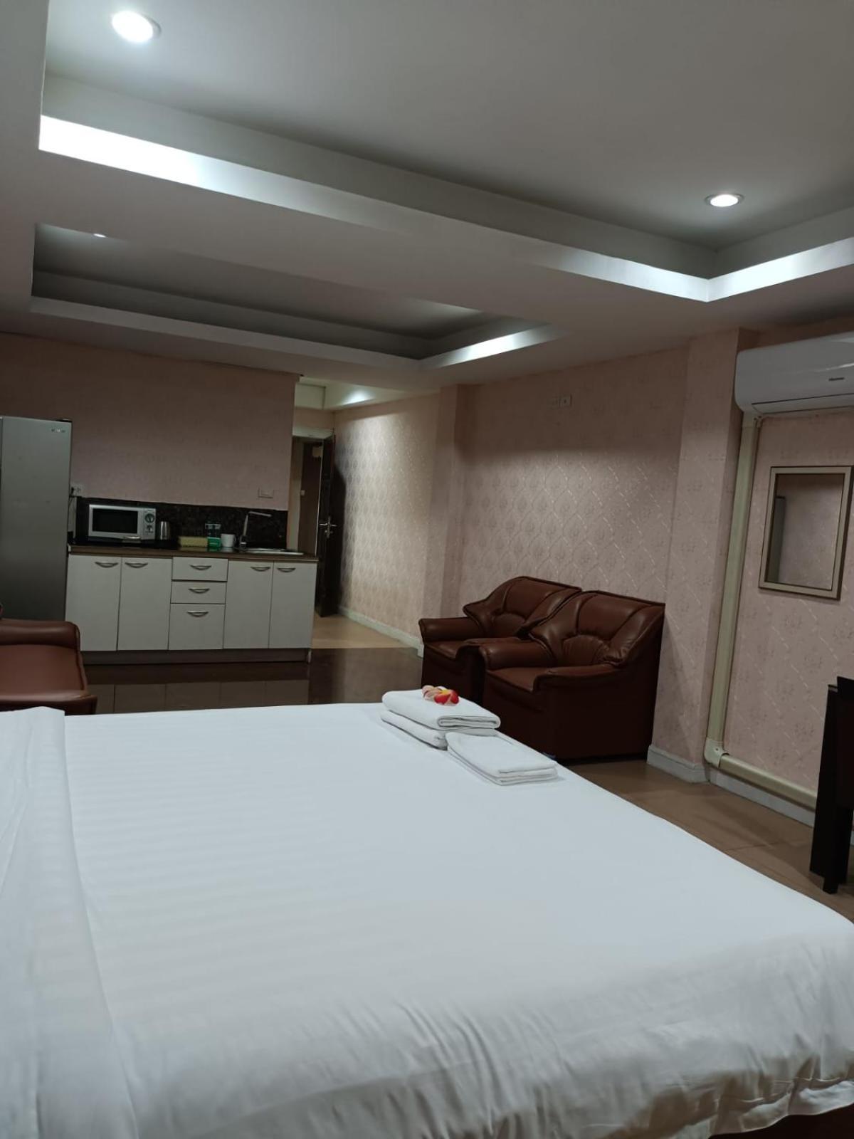 Del Mar Rooms Pattaya Bagian luar foto